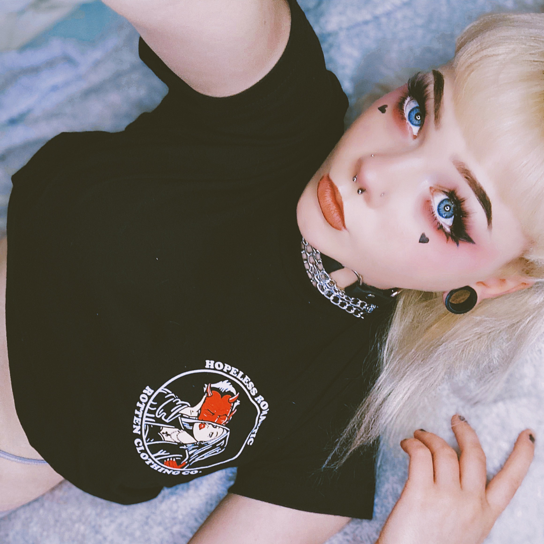 Hopeless Romantic Tee